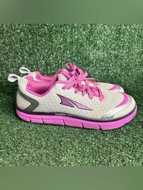 Altra Womens Intuition 3 A2533-1 White Pink Running Shoes Sneakers Size 7